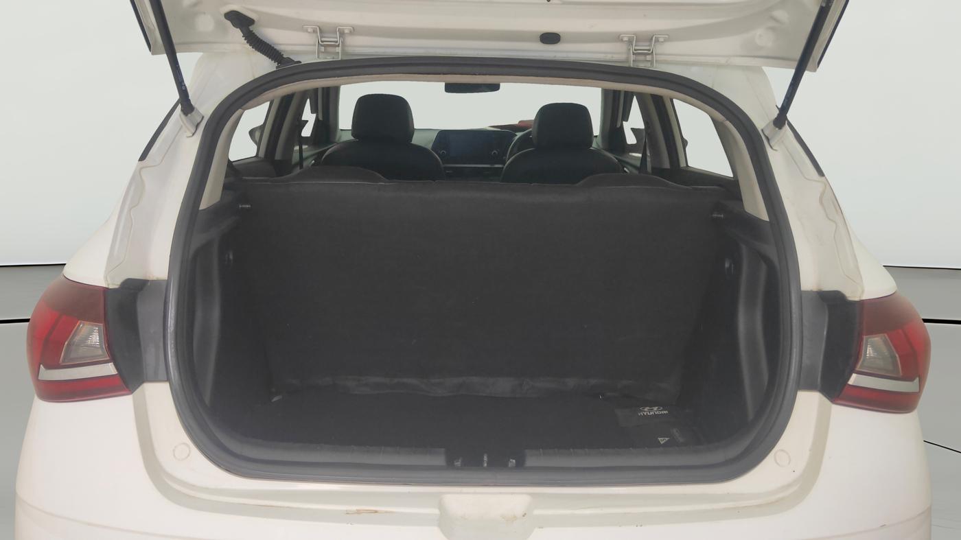 2021 Hyundai NEW I20 SPORTZ 1.5 MT, Diesel, Manual, 86,638 km, Boot Open Zoomed View