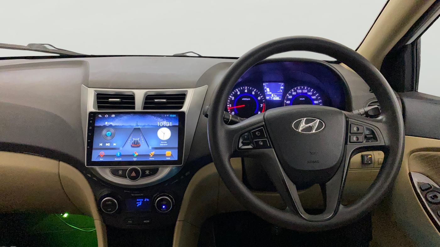 2015 Hyundai Verna FLUIDIC 4S 1.6 VTVT S, CNG, Manual, 71,680 km, Steering Wheel Close Up