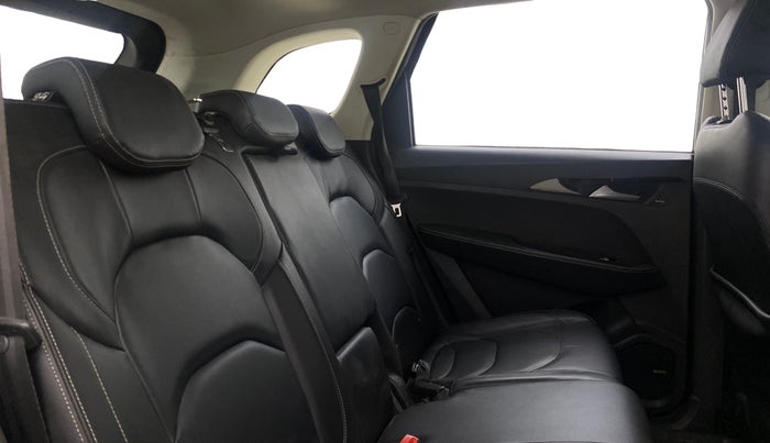 2019 MG HECTOR SHARP HYBRID 1.5 PETROL, Petrol, Manual, 72,811 km, Right Side Rear Door Cabin