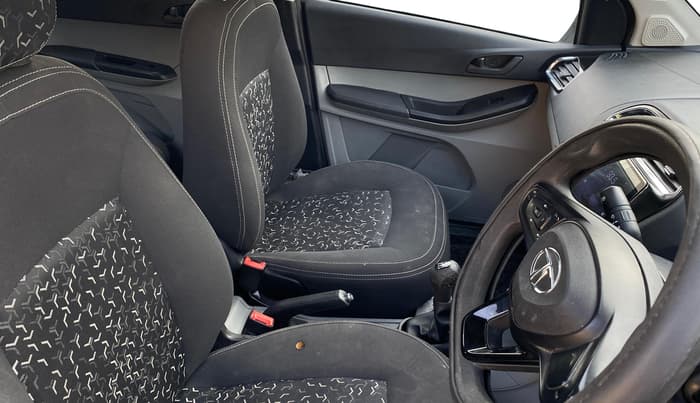 2023 Tata Tiago XT (O) PETROL, Petrol, Manual, 24,291 km, Right Side Front Door Cabin