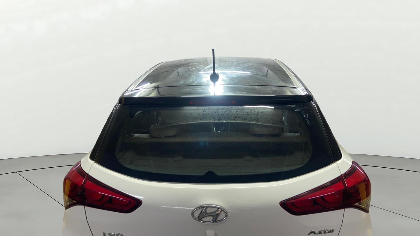 2017 Hyundai Elite i20 ASTA 1.2 DUAL TONE, Petrol, Manual, 1,23,697 km, Rear Windshield