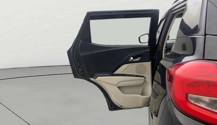 2021 Mahindra XUV300 W8 (O) 1.2 PETROL, Petrol, Manual, 82,584 km, LHS Rear Door