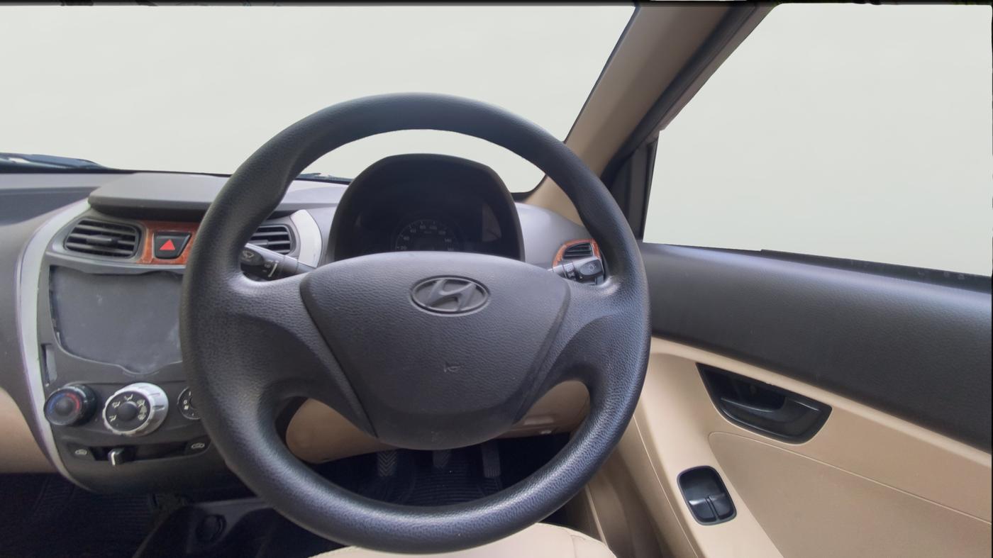 2014 Hyundai Eon ERA +, Petrol, Manual, 1,05,008 km, Steering Wheel Close Up