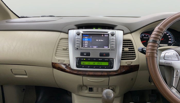 2014 Toyota Innova 2.5 VX 8 STR, Diesel, Manual, 79,175 km, Air Conditioner
