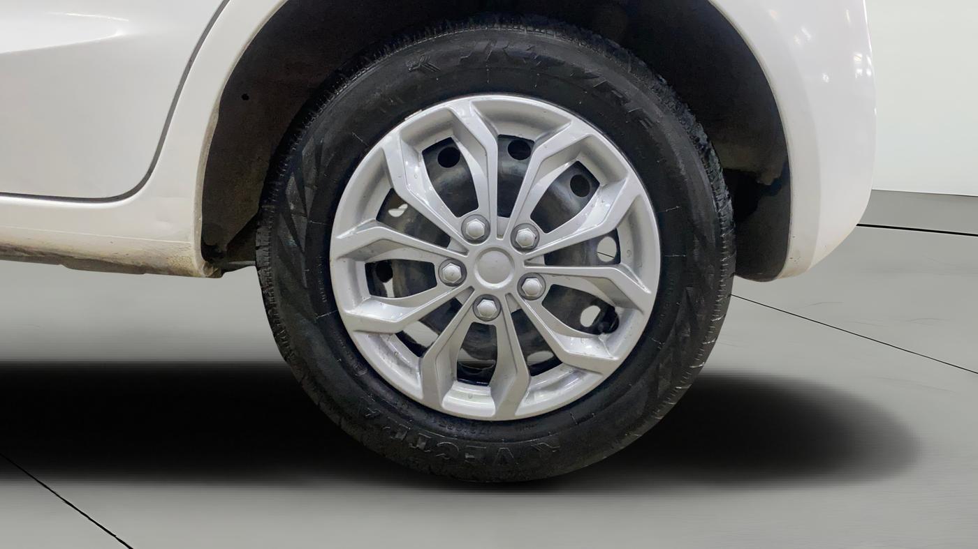 2015 Honda Brio S MT, Petrol, Manual, 26,326 km, Left Rear Wheel