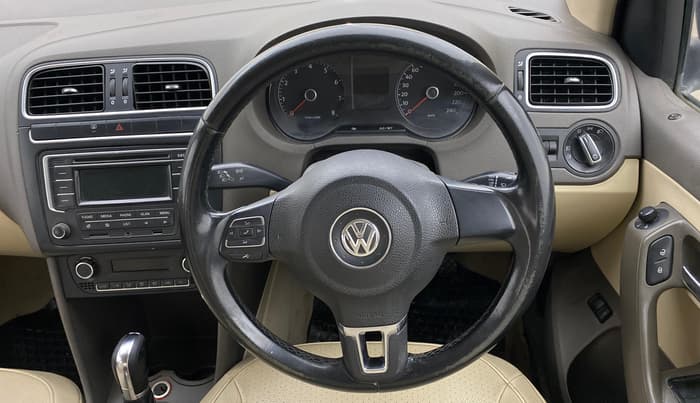 2013 Volkswagen Vento HIGHLINE PETROL AT, Petrol, Automatic, 74,967 km, Steering Wheel Close Up