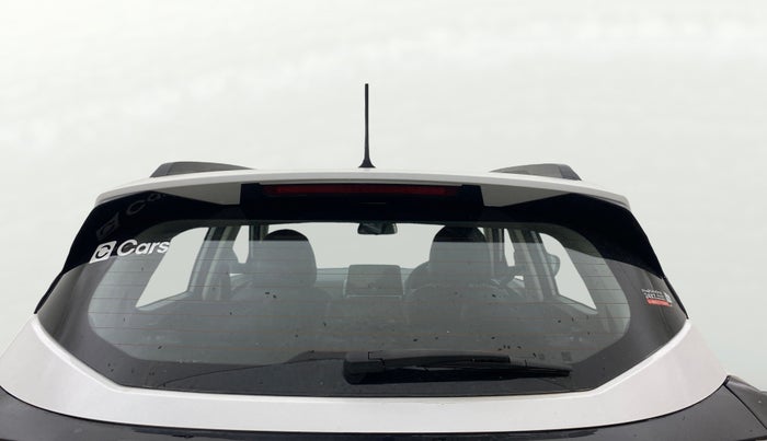 2024 Mahindra XUV 3XO AX5 1.2 L TCMPFi, Petrol, Manual, 5,026 km, Rear Windshield