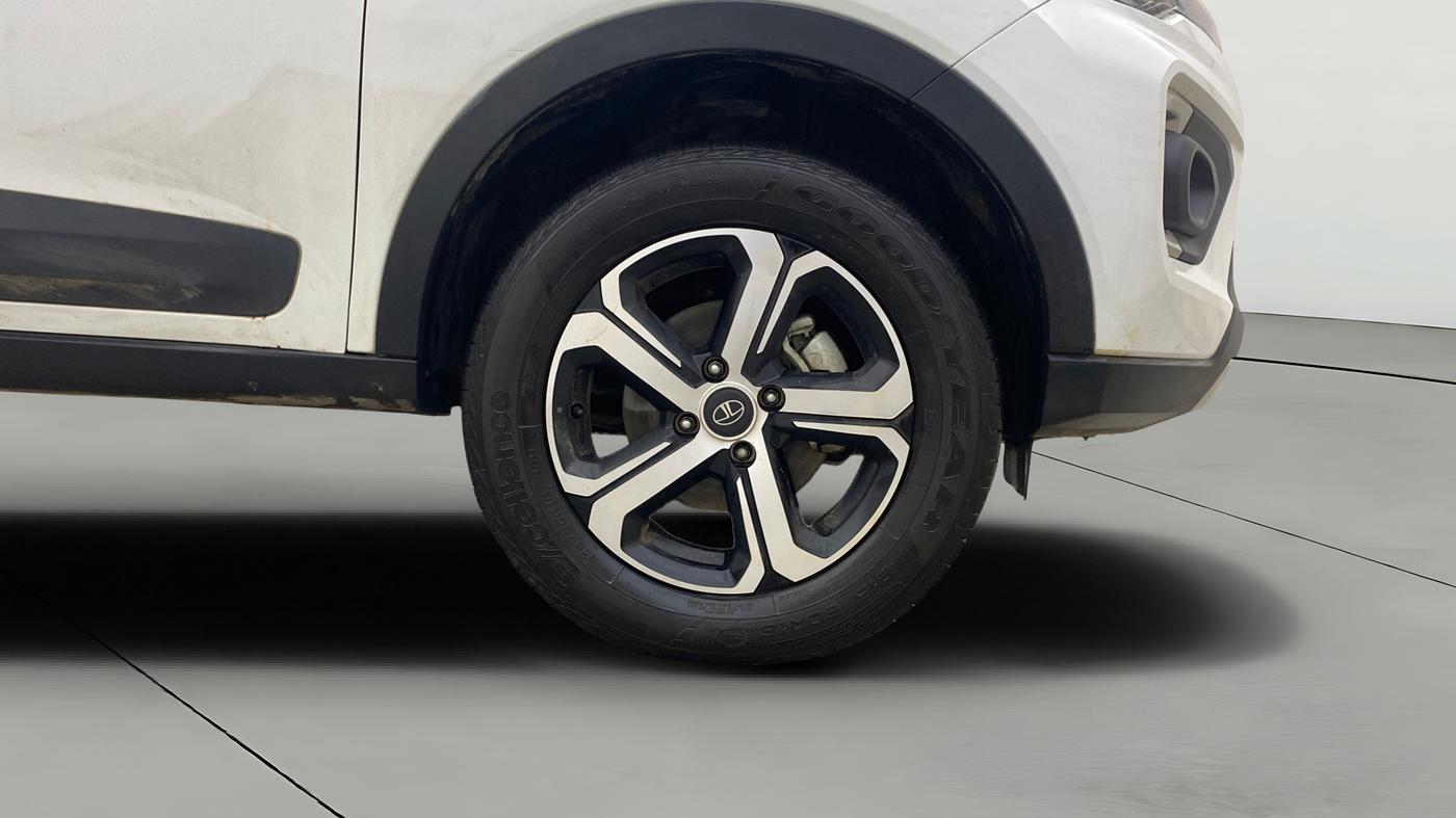 2023 Tata NEXON XZ PLUS PETROL, Petrol, Manual, 39,809 km, Right Front Wheel