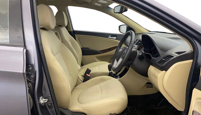 2015 Hyundai Verna FLUIDIC 4S 1.6 VTVT S(O), Petrol, Manual, 53,855 km, Right Side Front Door Cabin