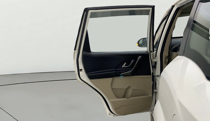 2015 Mahindra XUV500 W6, Diesel, Manual, 60,821 km, LHS Rear Door