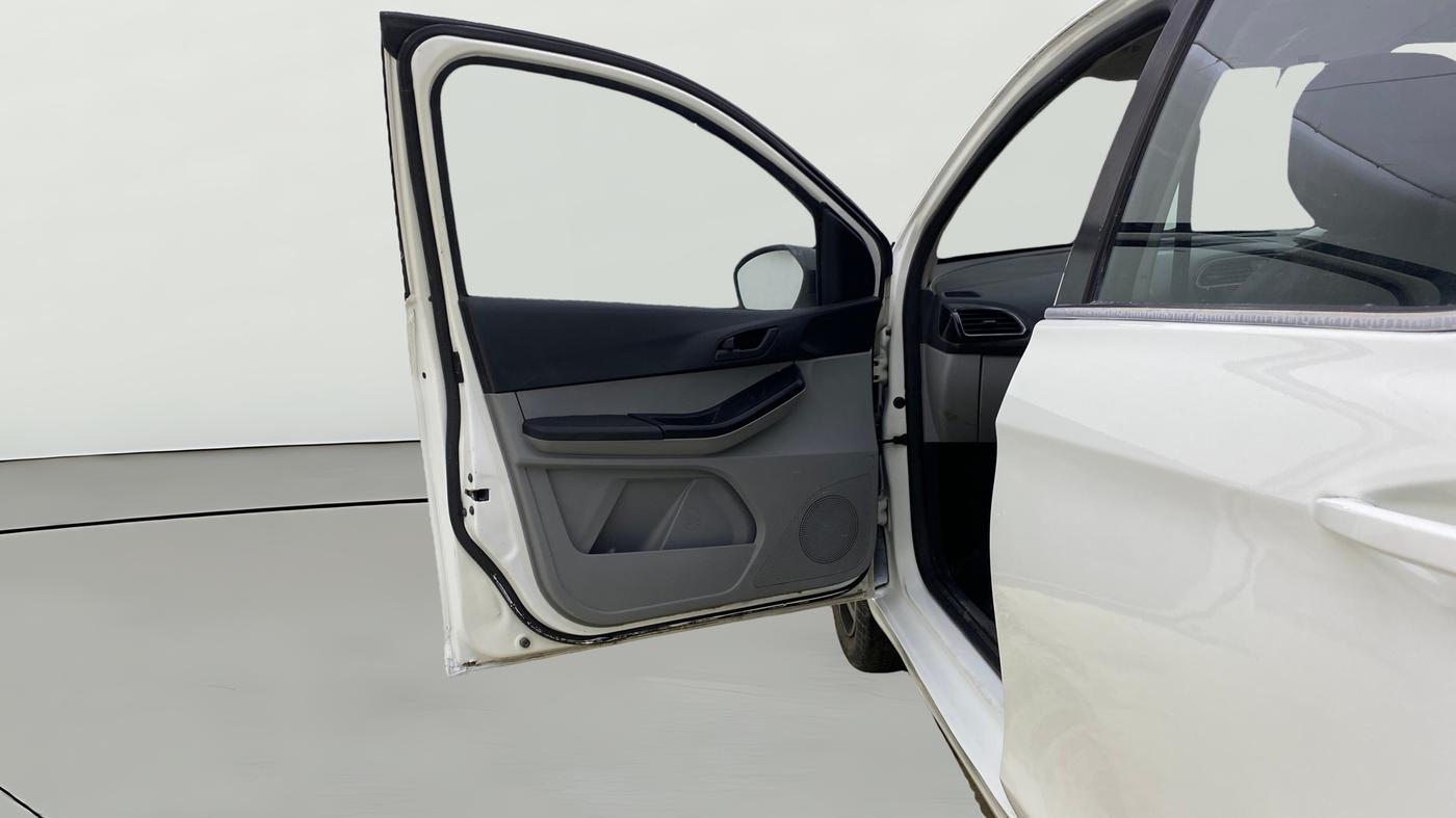 2023 Tata Tiago XT CNG, CNG, Manual, 84,865 km, LHS Front Door
