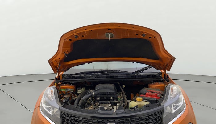 2018 Tata NEXON XZ PETROL, Petrol, Manual, 26,040 km, Open Bonet