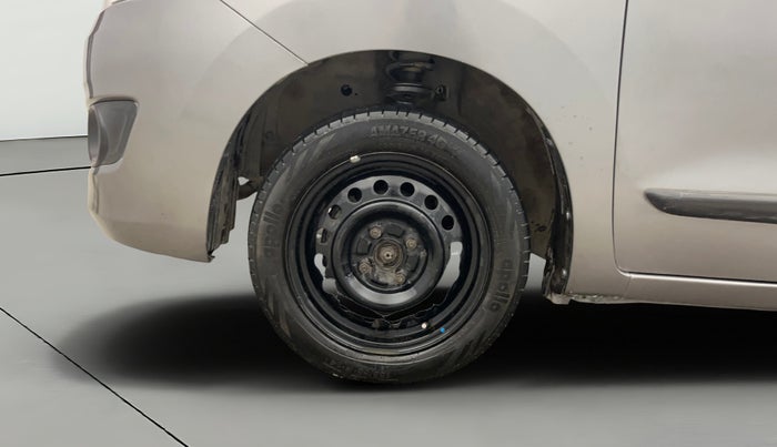 2016 Maruti Wagon R 1.0 VXI, Petrol, Manual, 81,883 km, Left Front Wheel