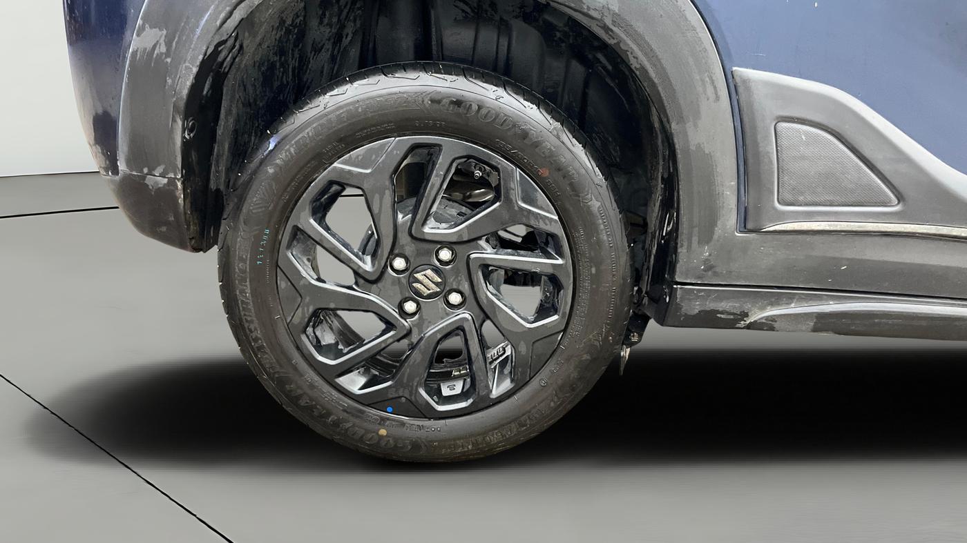 2023 Maruti FRONX DELTA PLUS 1.2L AGS, Petrol, Automatic, 29,042 km, Right Rear Wheel