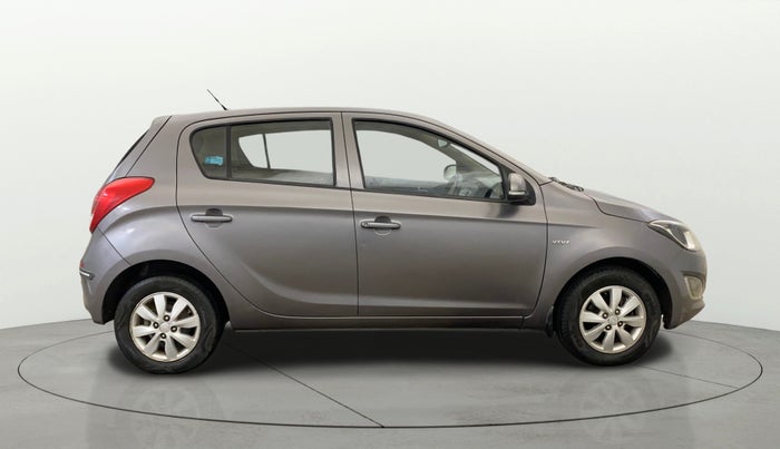 2012 Hyundai i20 SPORTZ 1.2, CNG, Manual, 1,20,834 km, Right Side View