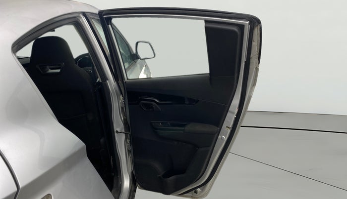 2018 Mahindra KUV 100 NXT K8 P 6 STR, Petrol, Manual, 13,934 km, RHS Rear Door