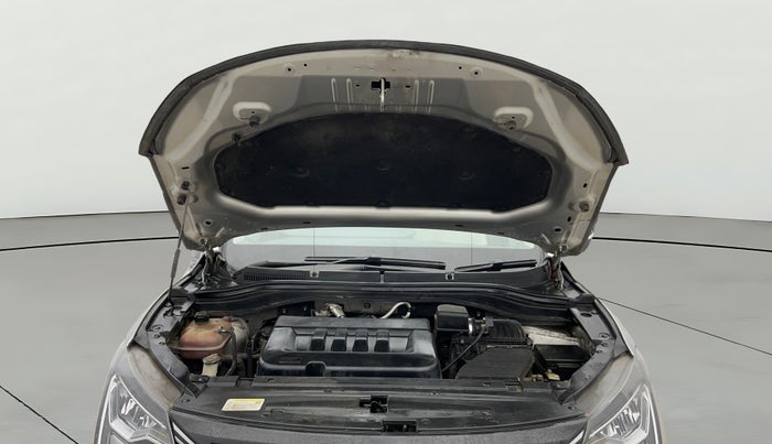 2022 Mahindra XUV700 AX 5 D AT 7 STR, Diesel, Automatic, 65,725 km, Open Bonet