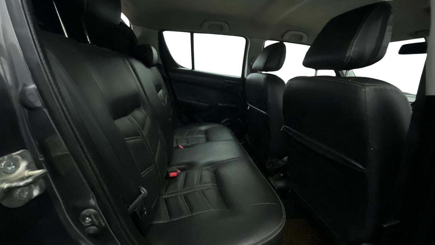 2015 Maruti Swift LXI (O), Petrol, Manual, 59,840 km, Right Side Rear Door Cabin