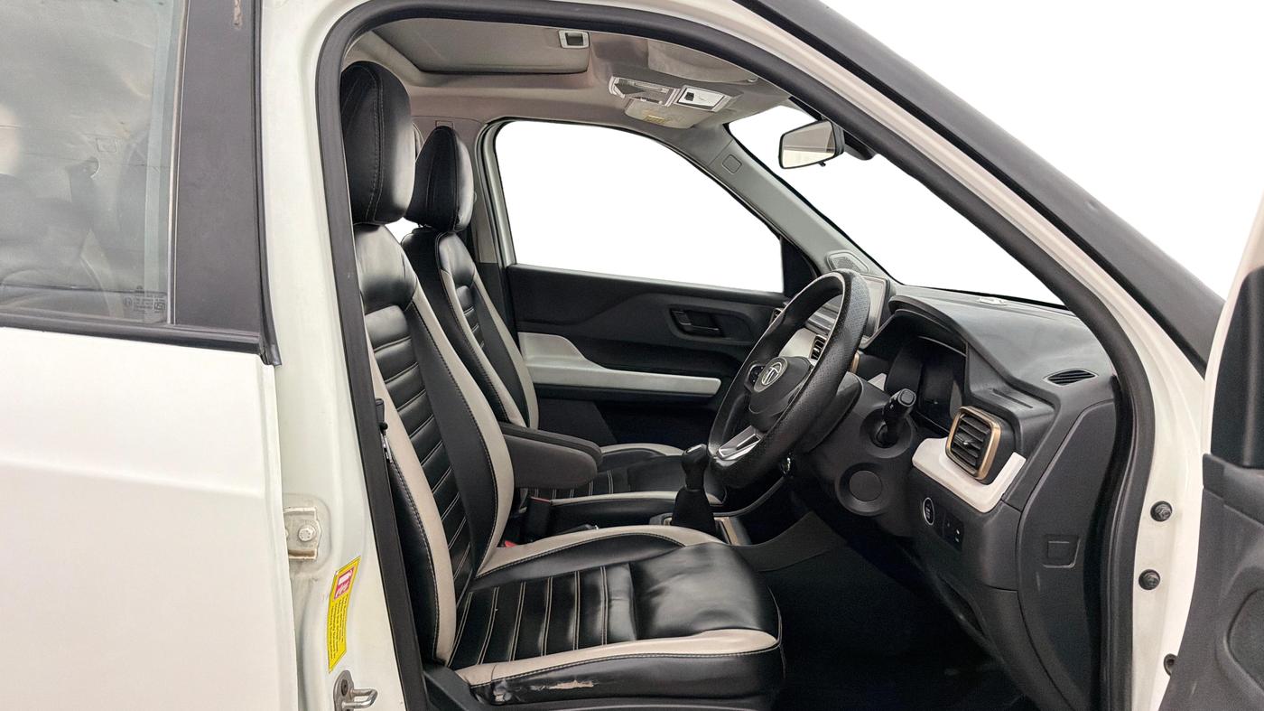 2023 Tata PUNCH ACCOMPLISHED DAZZLE SUNROOF CNG MT, CNG, Manual, 76,917 km, Right Side Front Door Cabin