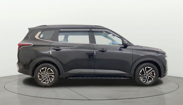 2023 KIA CARENS PRESTIGE PLUS 1.4 PETROL 7 STR, Petrol, Manual, 26,327 km, Right Side View