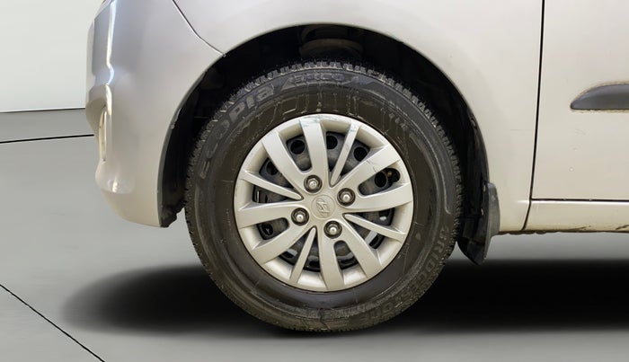 2014 Hyundai i10 SPORTZ 1.1, Petrol, Manual, 40,814 km, Left Front Wheel