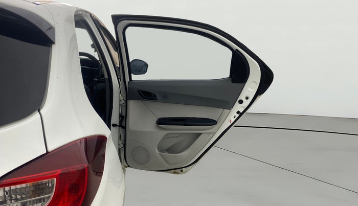 2025 Tata Tiago XT PETROL, Petrol, Manual, 7,527 km, RHS Rear Door