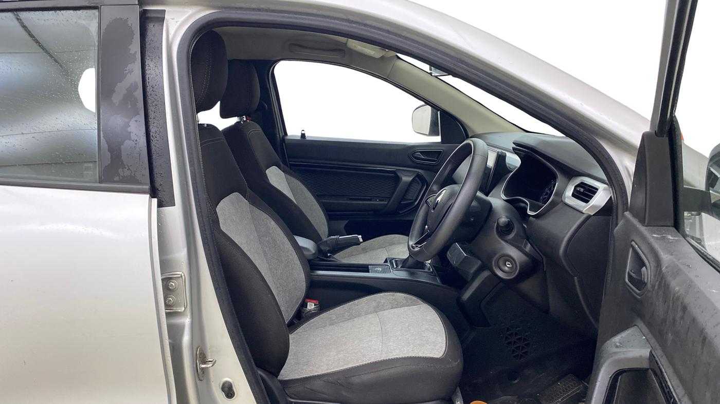2021 Renault Kiger RXL AMT, Petrol, Automatic, 38,269 km, Right Side Front Door Cabin