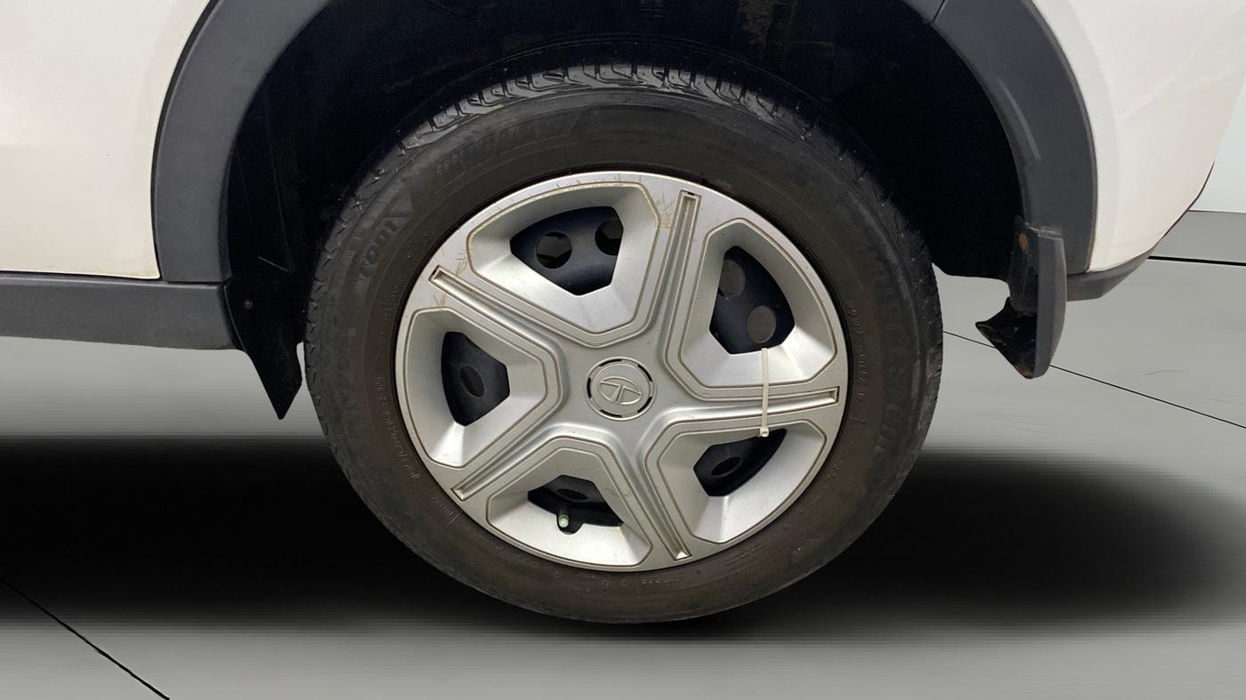 2021 Tata NEXON XM SUNROOF PETROL, Petrol, Manual, 42,861 km, Left Rear Wheel