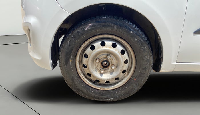 2016 Hyundai i10 MAGNA 1.1, CNG, Manual, 1,47,098 km, Left Front Wheel