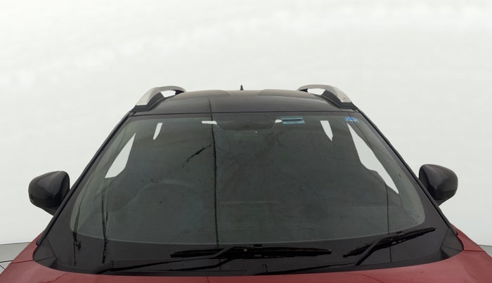 2022 Renault Kiger RXT (O) AMT DUAL TONE, Petrol, Automatic, 8,770 km, Front Windshield