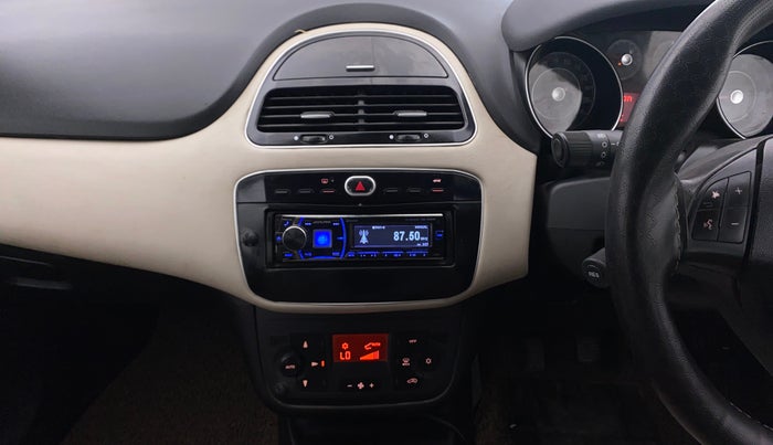 2015 Fiat Linea EMOTION 1.4 L T JET, Petrol, Manual, 52,130 km, Air Conditioner