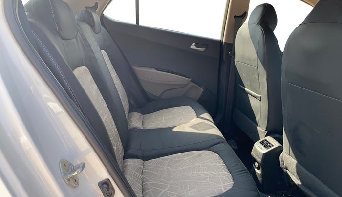 2015 Hyundai Grand i10 SPORTZ 1.2 KAPPA VTVT, Petrol, Manual, 38,403 km, Right Side Rear Door Cabin