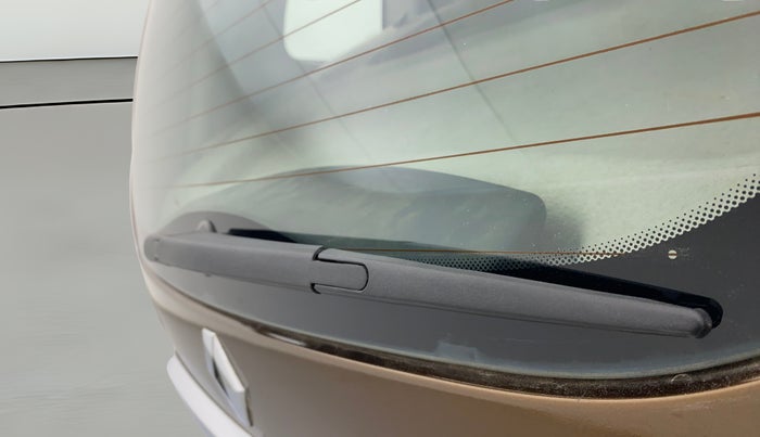 2013 Renault Duster 85 PS RXL DIESEL, Diesel, Manual, 1,11,669 km, Rear Wiper