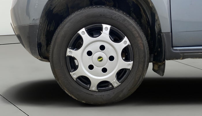 2015 Renault Duster RXE PETROL, Petrol, Manual, 64,306 km, Left Front Wheel