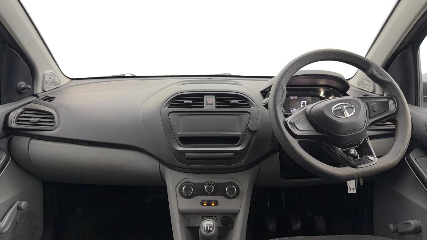 2022 Tata Tiago XE PETROL, Petrol, Manual, 27,764 km, Dashboard