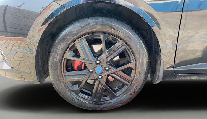 2023 Hyundai Verna SX (O) 1.5 TURBO PETROL DCT, Petrol, Automatic, 40,479 km, Left Front Wheel