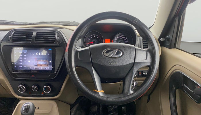 2016 Mahindra TUV300 T6 PLUS, Diesel, Manual, 67,182 km, Steering Wheel Close Up