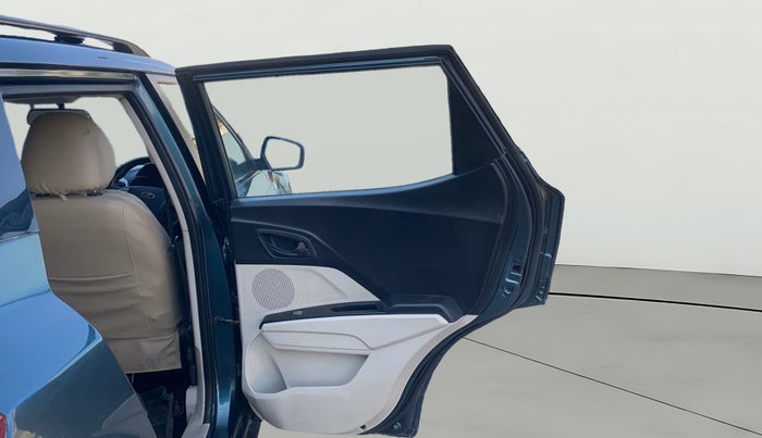 2020 Mahindra XUV300 W6 1.2 PETROL, Petrol, Manual, 95,633 km, RHS Rear Door