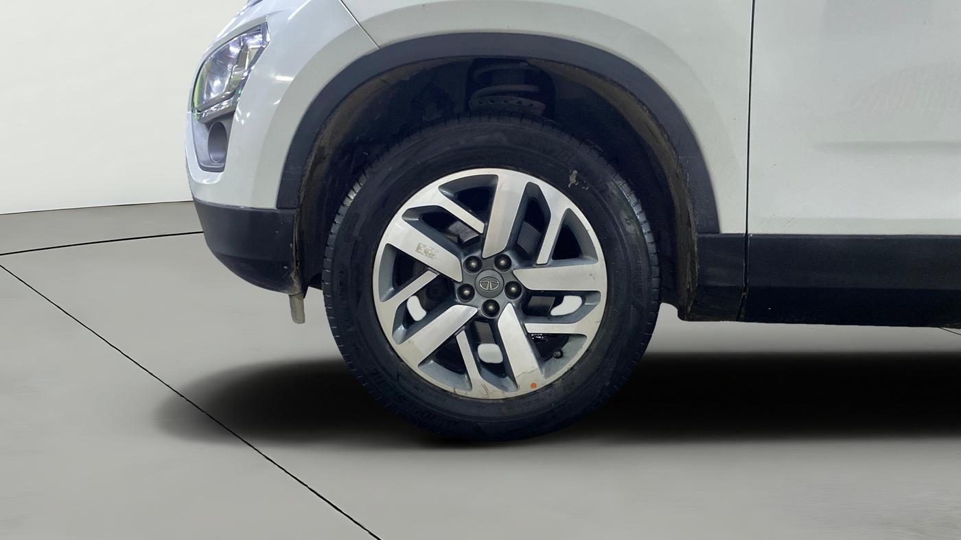 2022 Tata Safari XZA PLUS, Diesel, Automatic, 84,595 km, Left Front Wheel