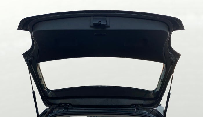 2020 Volkswagen Polo COMFORTLINE 1.0L TSI, Petrol, Manual, 70,362 km, Boot Door Open