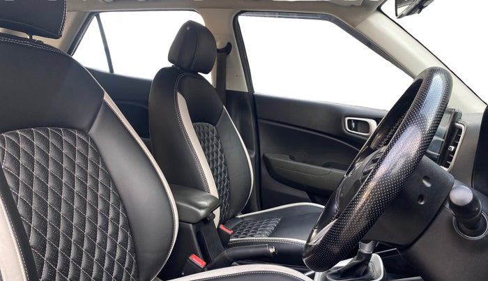 2019 Hyundai VENUE SX PLUS 1.0 TURBO DCT, Petrol, Automatic, 1,44,200 km, Right Side Front Door Cabin