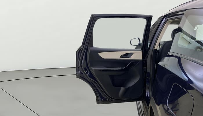 2023 Mahindra XUV700 AX 5 P AT 5 STR, Petrol, Automatic, 13,423 km, LHS Rear Door