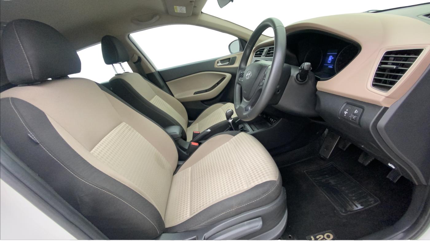 2020 Hyundai Elite i20 ASTA 1.2 (O), Petrol, Manual, 49,684 km, Right Side Front Door Cabin