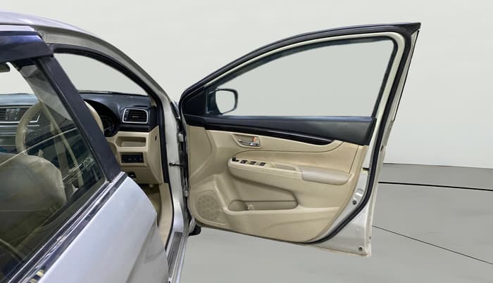 2018 Maruti Ciaz DELTA 1.4 MT PETROL, Petrol, Manual, 50,605 km, RHS Front Door