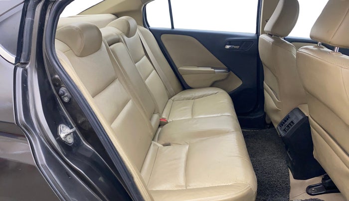 2016 Honda City 1.5L I-VTEC VX, Petrol, Manual, 1,02,341 km, Right Side Rear Door Cabin