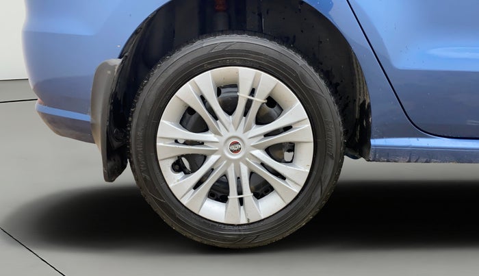 2017 Volkswagen Ameo COMFORTLINE 1.2L, Petrol, Manual, 1,22,241 km, Right Rear Wheel