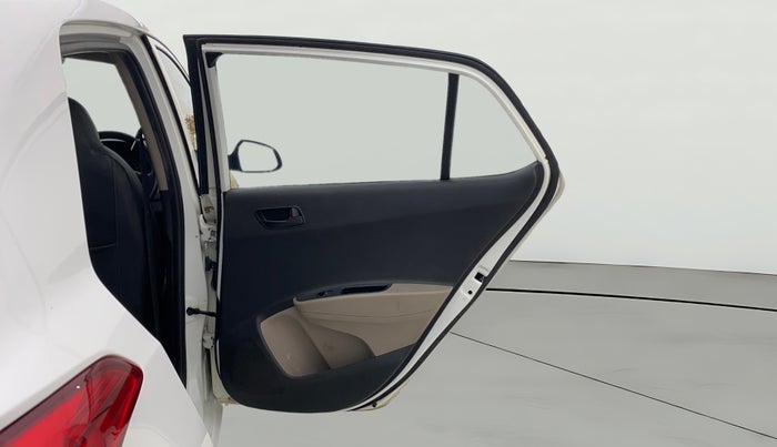 2016 Hyundai Grand i10 MAGNA 1.2 KAPPA VTVT, Petrol, Manual, 1,02,687 km, RHS Rear Door