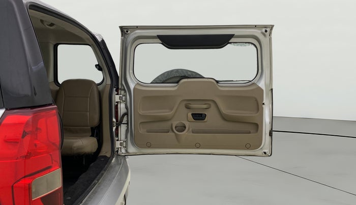 2017 Mahindra TUV300 T8, Diesel, Manual, 1,25,322 km, Boot Door Open