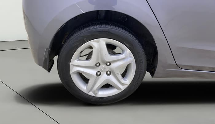 2017 Hyundai Elite i20 ASTA 1.2, Petrol, Manual, 1,08,528 km, Right Rear Wheel