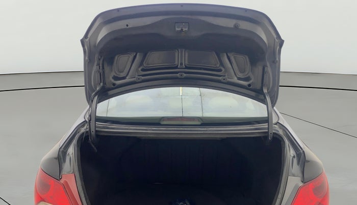 2013 Hyundai Verna FLUIDIC 1.6 CRDI SX, Diesel, Manual, 1,07,728 km, Boot Door Open